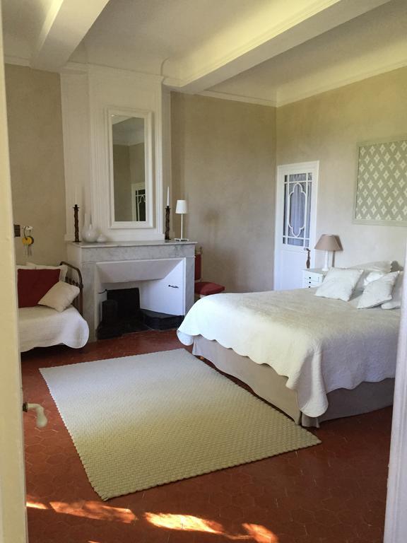 Domaine La Carraire Bed & Breakfast Lauris Bagian luar foto